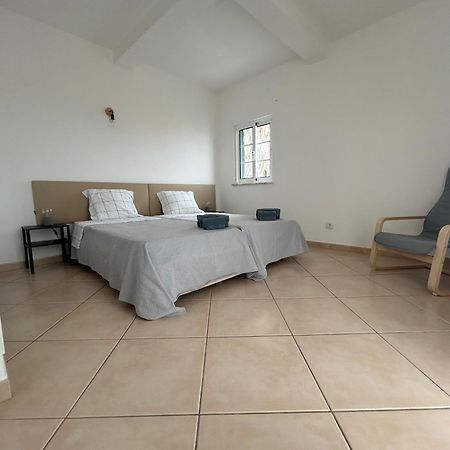 Travellers Guesthouse ลากอส ภายนอก รูปภาพ