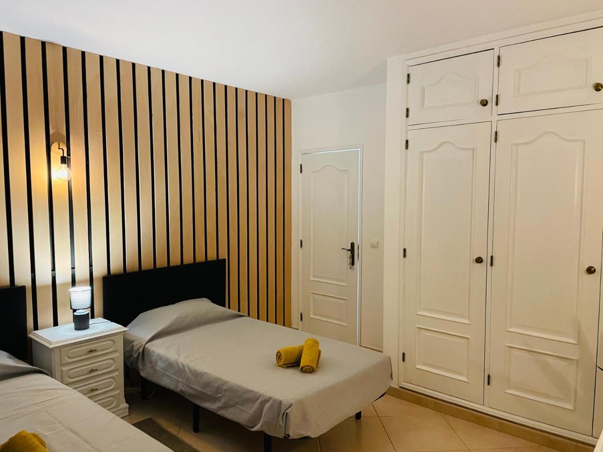Travellers Guesthouse ลากอส ภายนอก รูปภาพ