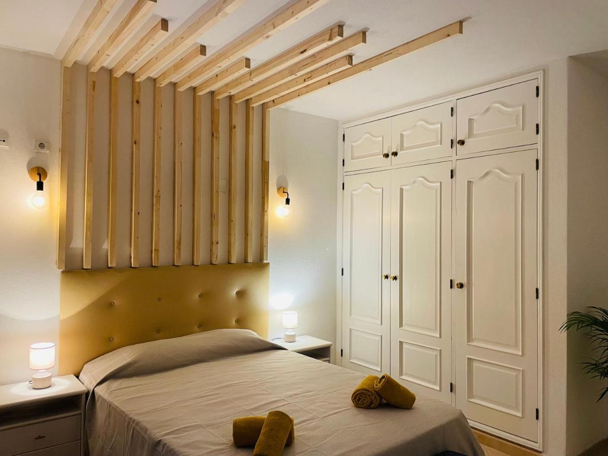 Travellers Guesthouse ลากอส ภายนอก รูปภาพ