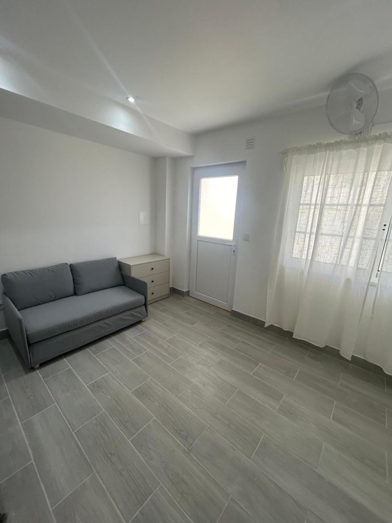 Travellers Guesthouse ลากอส ภายนอก รูปภาพ