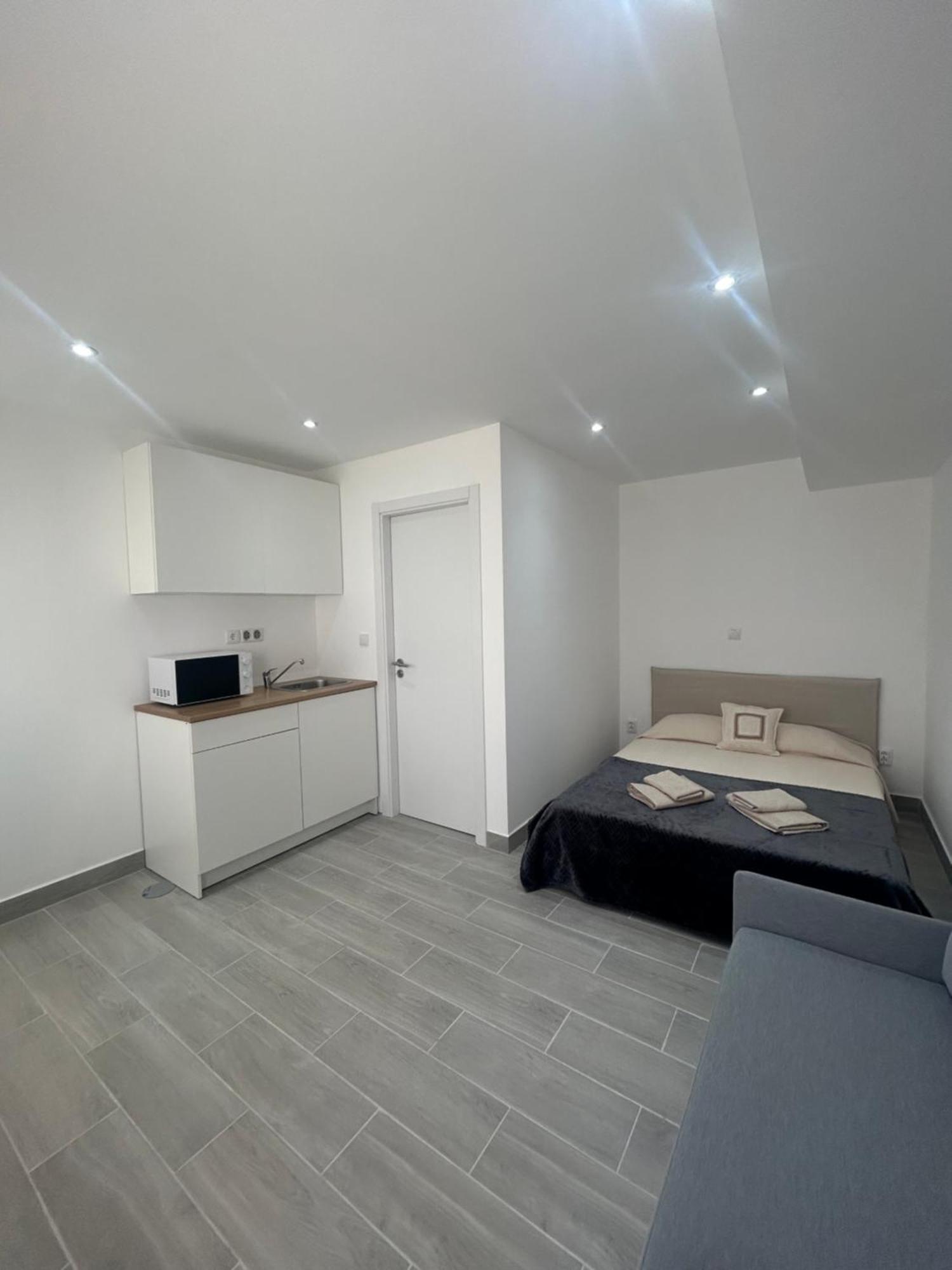 Travellers Guesthouse ลากอส ภายนอก รูปภาพ