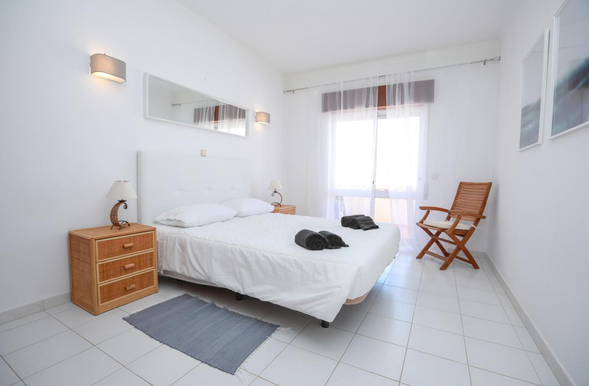 Travellers Guesthouse ลากอส ภายนอก รูปภาพ