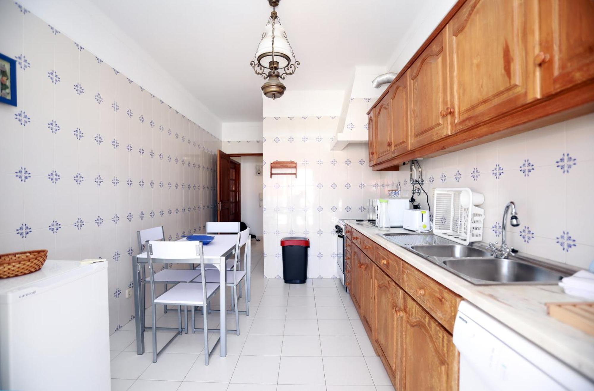 Travellers Guesthouse ลากอส ภายนอก รูปภาพ