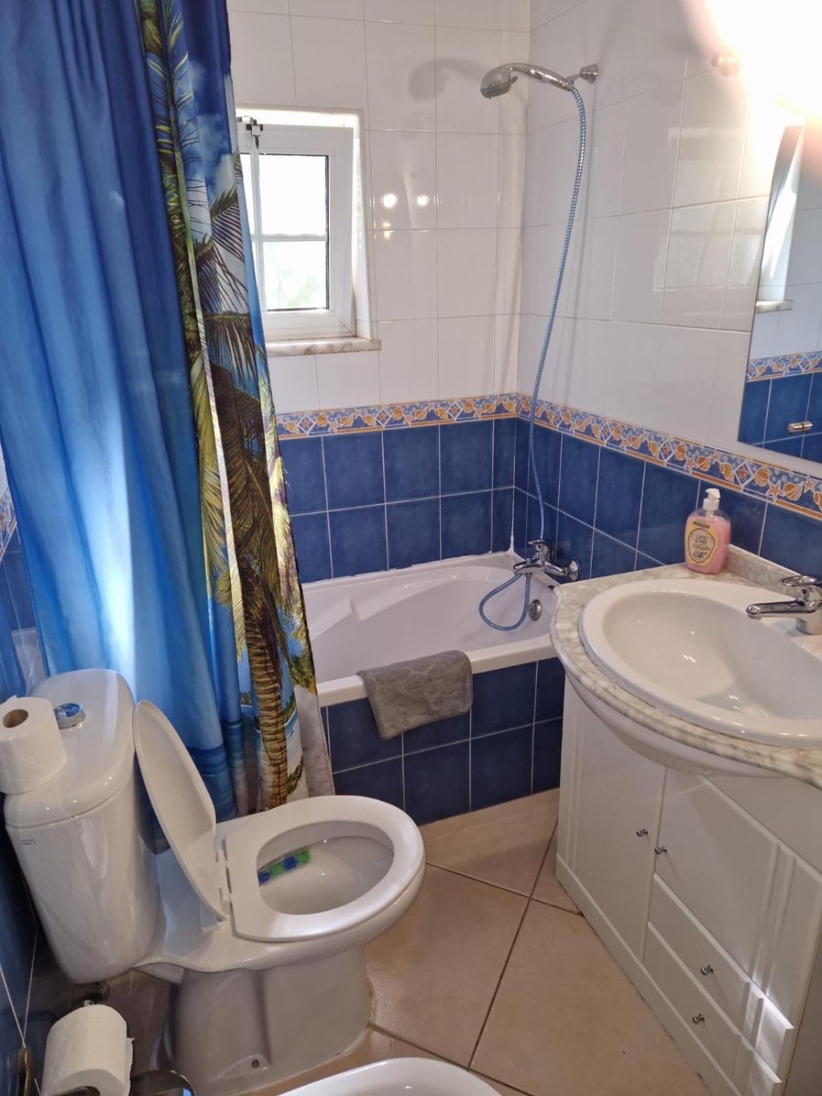 Travellers Guesthouse ลากอส ภายนอก รูปภาพ