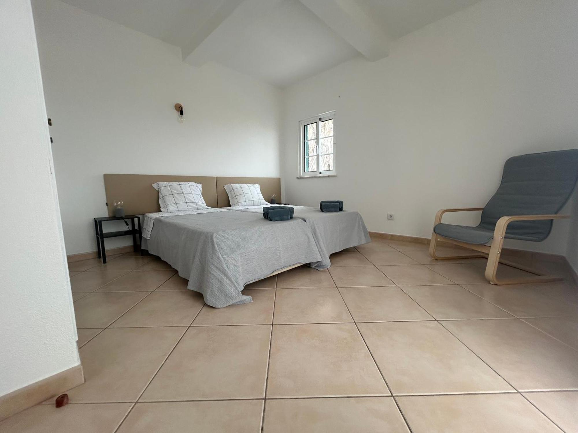 Travellers Guesthouse ลากอส ภายนอก รูปภาพ